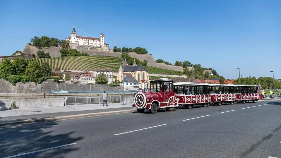 Stadtrundfahrt mit der Bimmelbahn